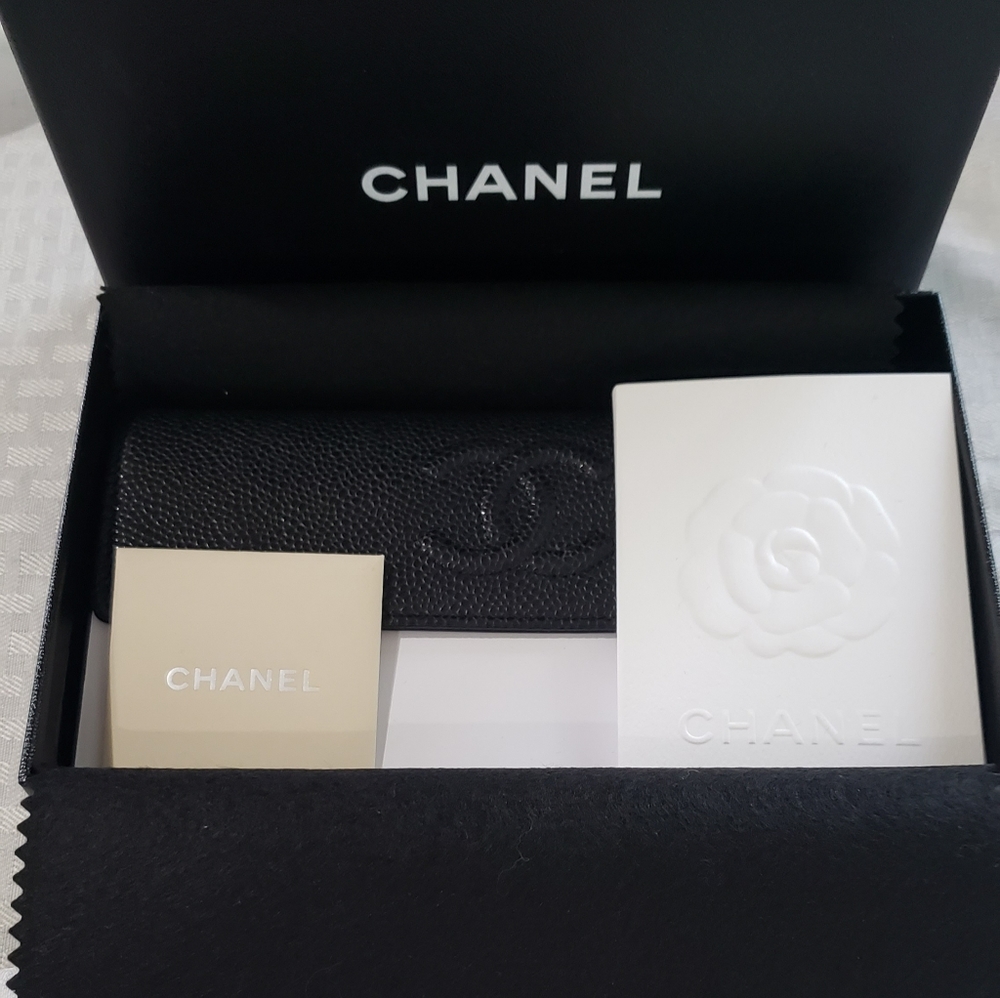 AUTHENTIC CHANEL caviar timeless CC Large Gusset flap wallet black (year 2014)